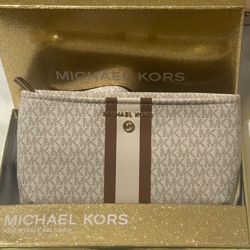 Michael Kors L/XL Belt Women Handbag